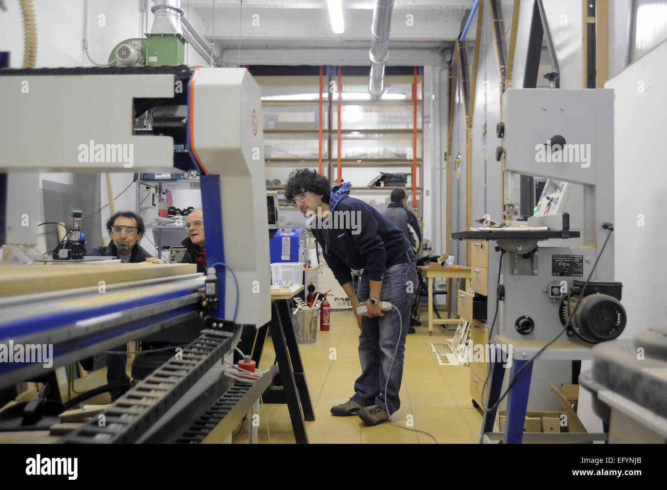 Italia Milano FabLab (laboratorio di fabbricazione), 'WeMake', 3D la fresatura con fresa controllato dal computer Foto Stock
