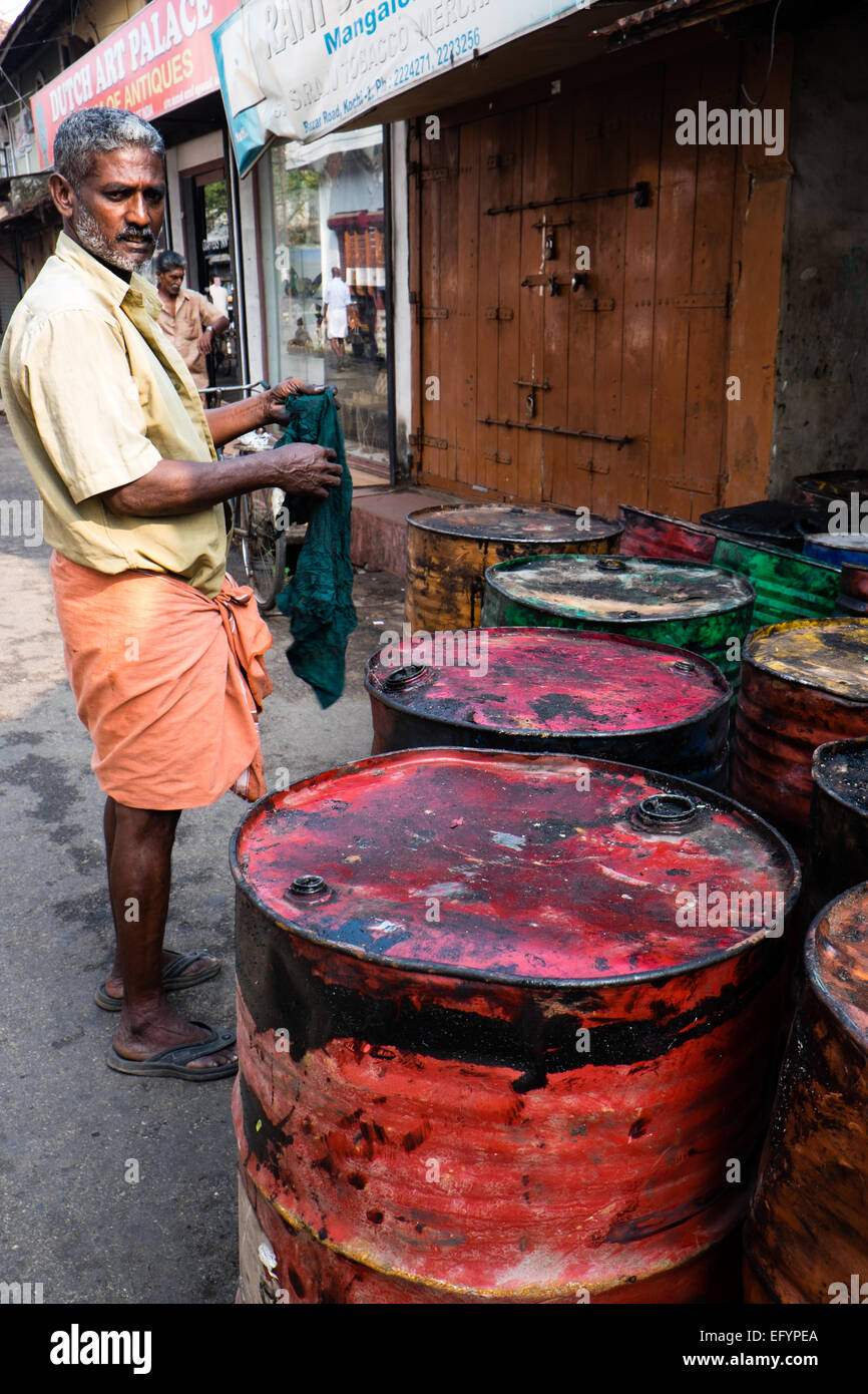 Vuoto di barili di petrolio - Brent prezzo crash, OPEC decisioni politiche e ripercussioni sul petrolio del Mare del Nord e noi fracking Foto Stock
