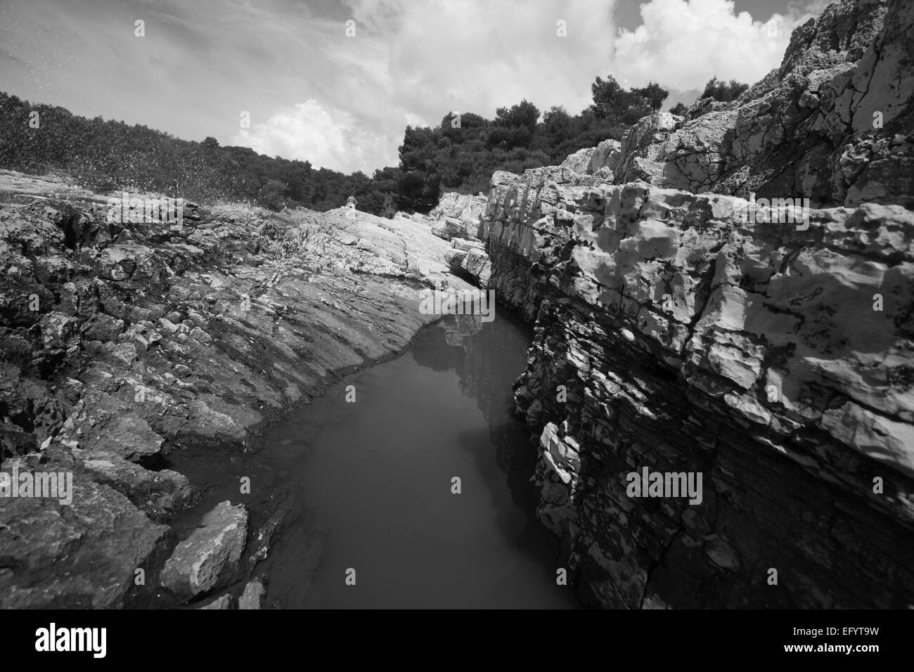 Formazione di roccia sul mare di Croazia Foto Stock