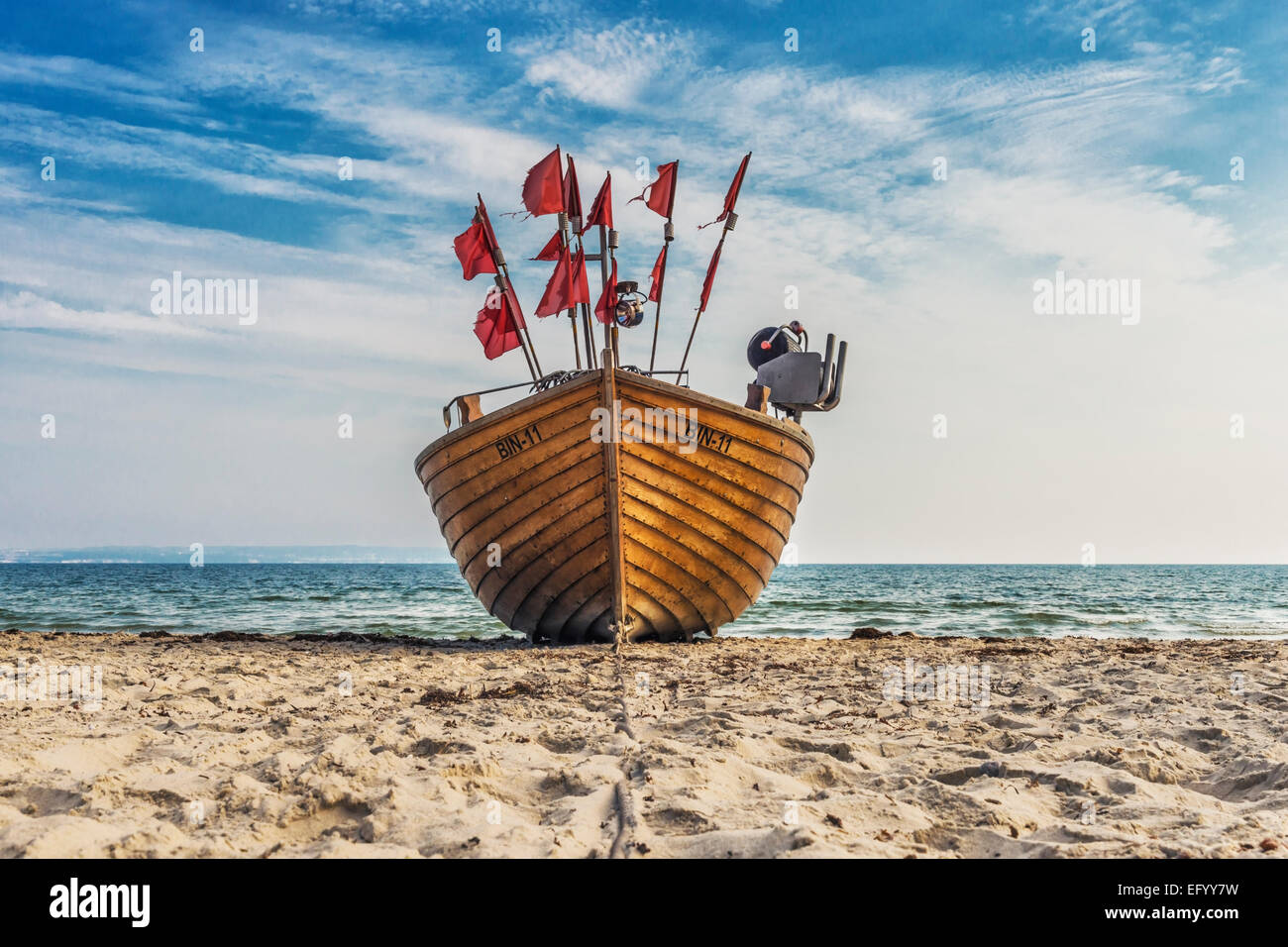 La pesca in barca alla spiaggia del Mar Baltico Baltic resort Binz, isola di Ruegen, Meclemburgo-Pomerania, Germania Foto Stock