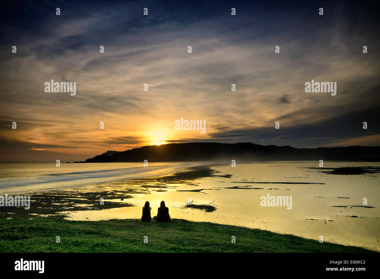 Indonesia, Isola di Lombok, tramonto sul mare Foto Stock