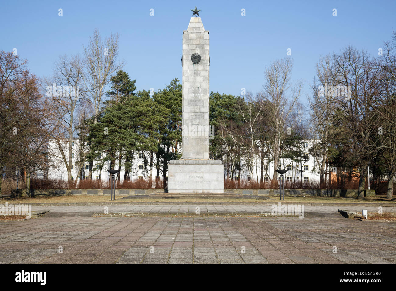 Platz des Gedenkens (ex Platz der Deutsch Sowjetischen Freundschaft) con guerra sovietica Memorial, Eisenhuettenstadt Foto Stock