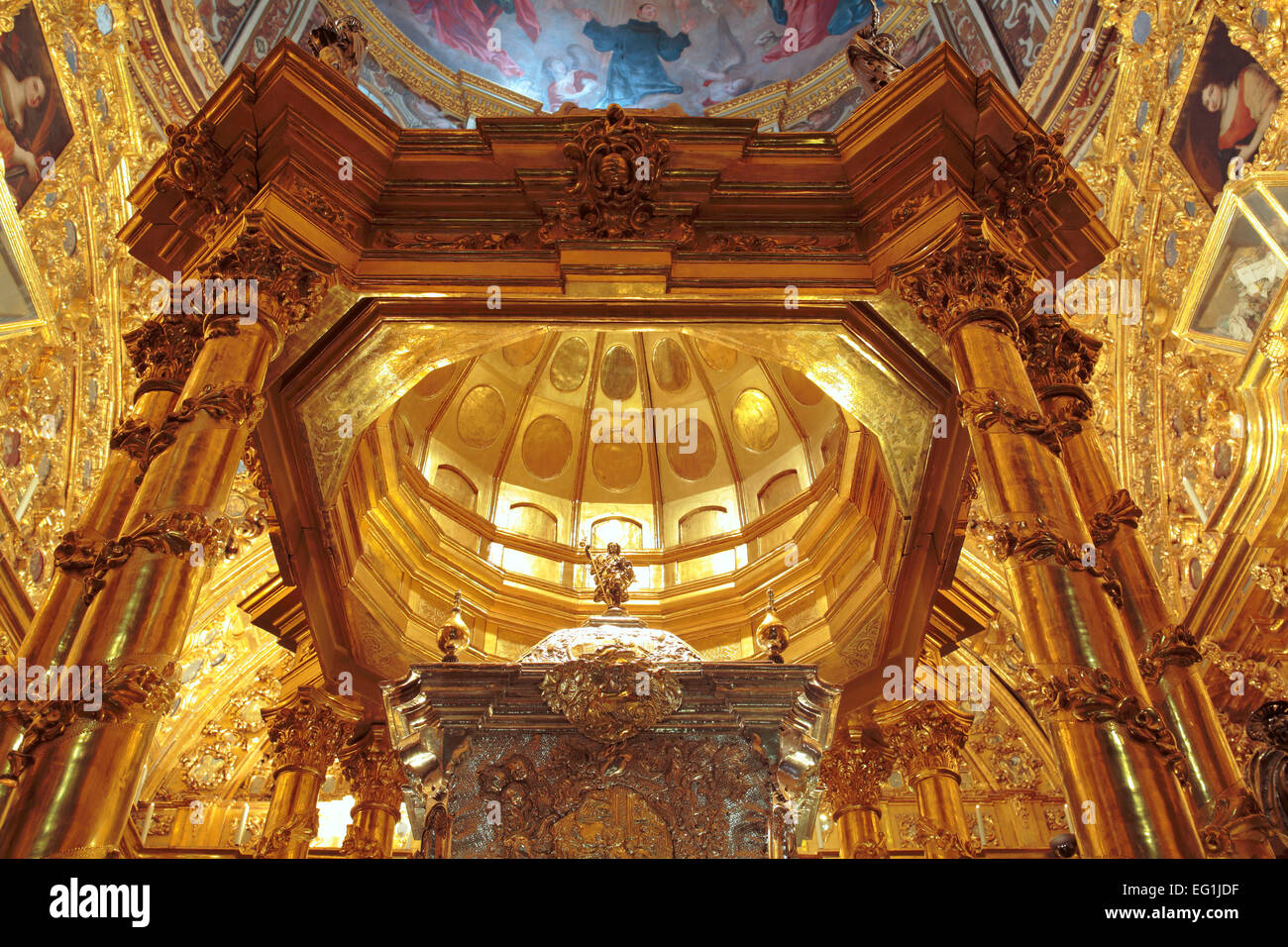 Interno di San Juan de Dios chiesa (1759), Granada, Andalusia, Spagna Foto Stock