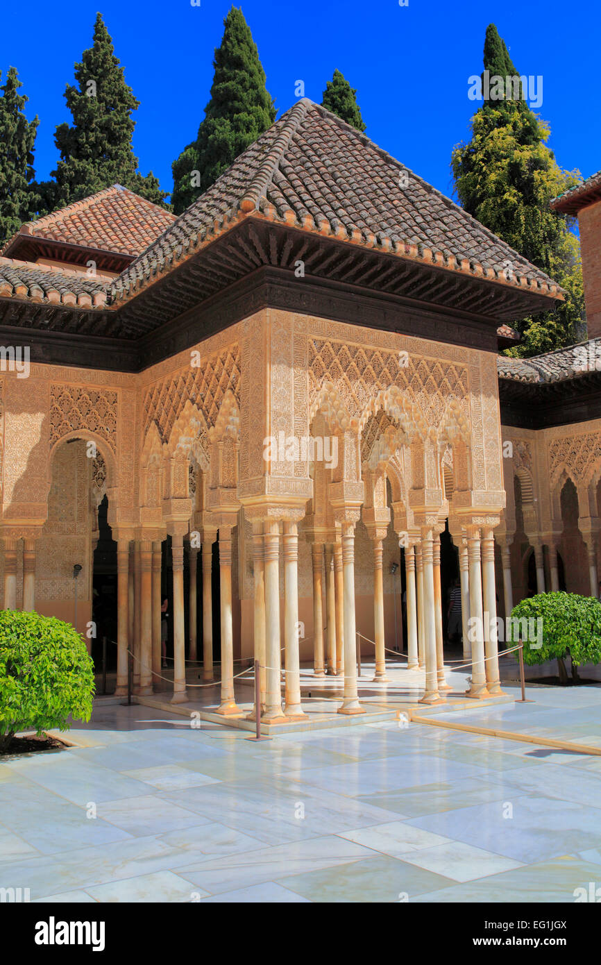 Corte dei Leoni, Alhambra di Granada, Andalusia, Spagna Foto Stock