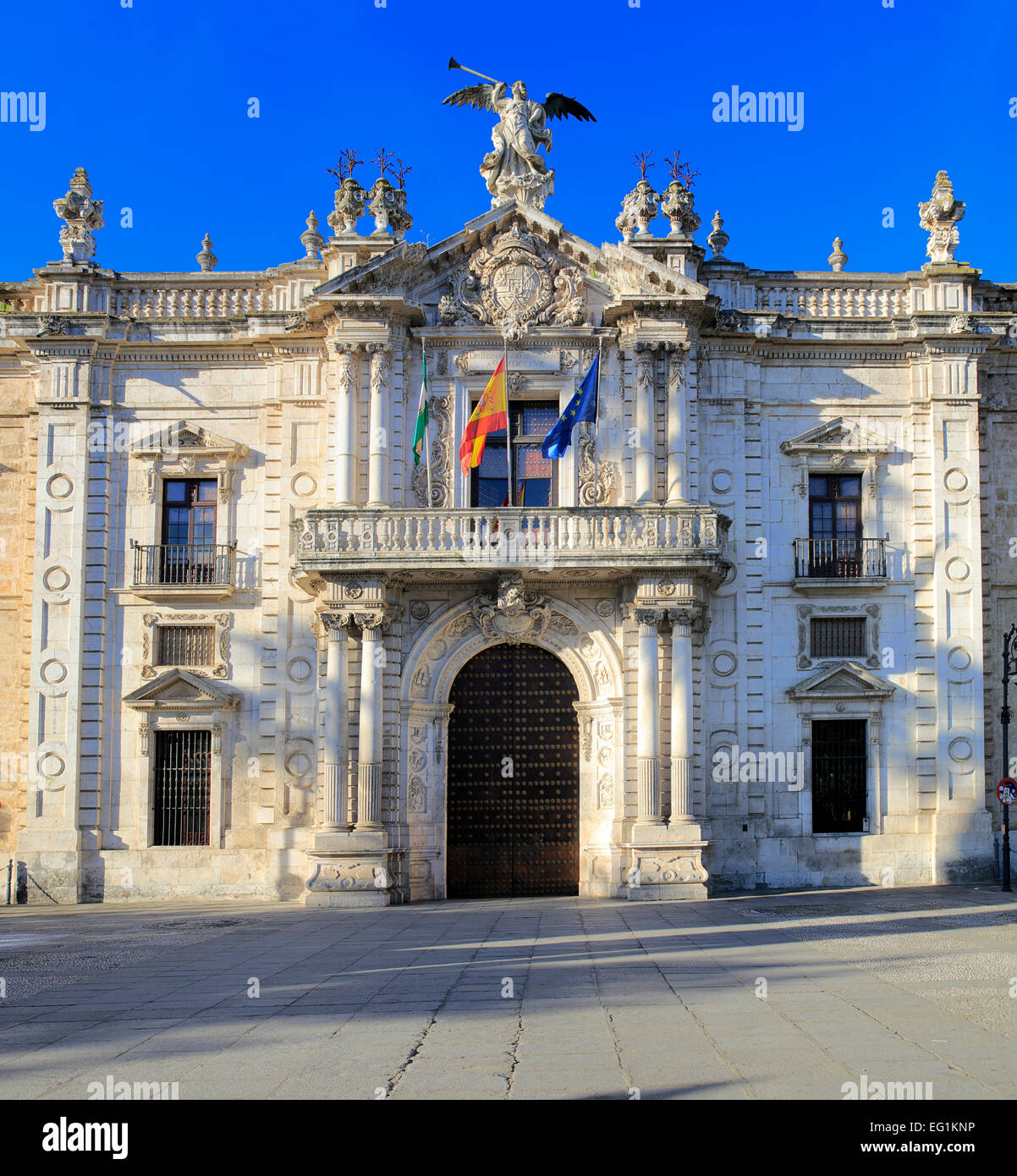 La facciata della Reale Fabbrica di Tabacco (Real Fabrica de Tabacos), ora Università di Siviglia, Siviglia, Andalusia, Spagna Foto Stock