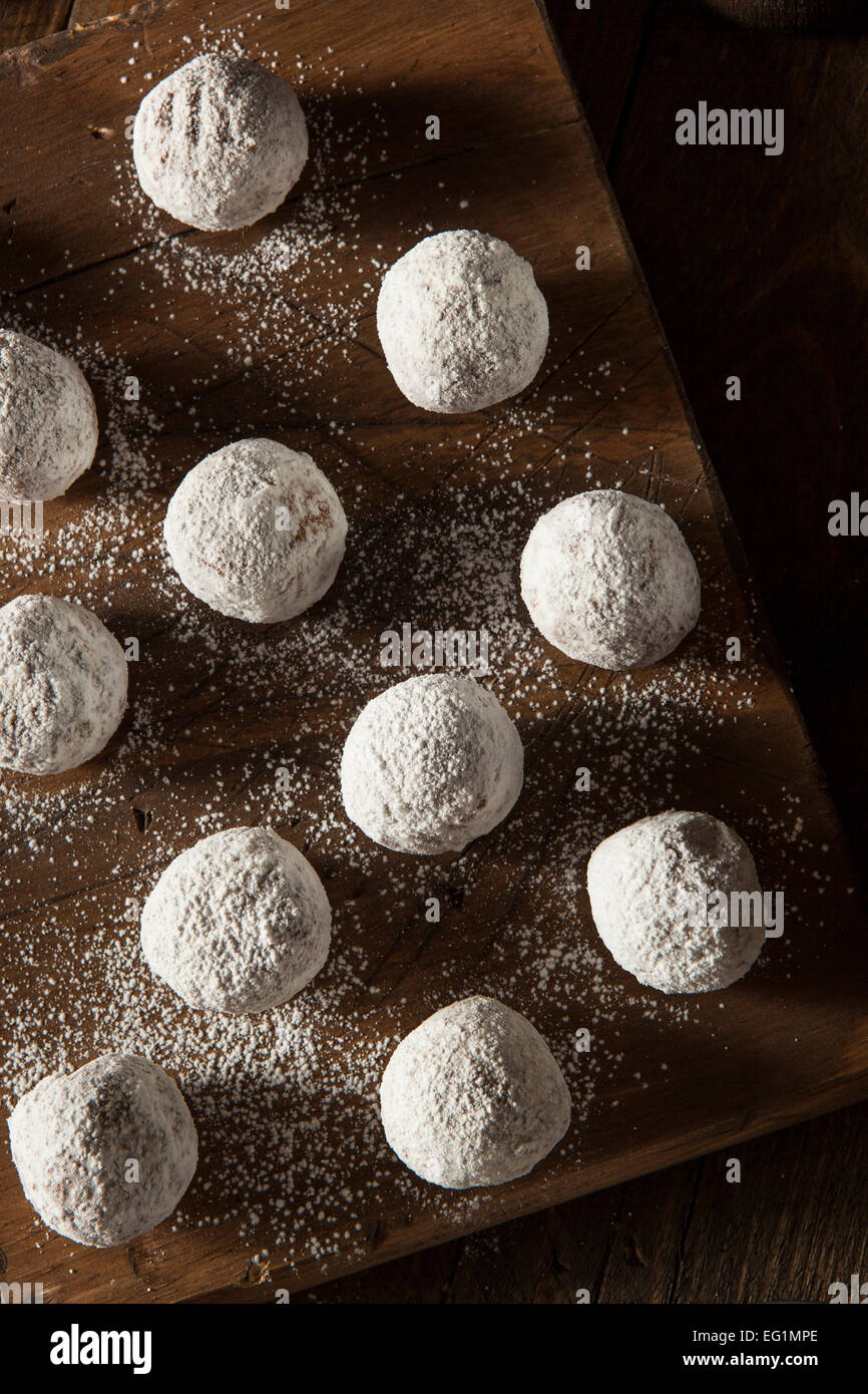 Fatti in casa ciambella zuccherino fori su uno sfondo Foto Stock