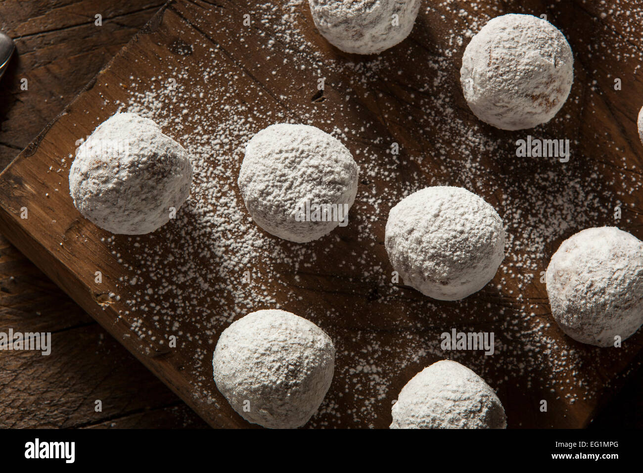Fatti in casa ciambella zuccherino fori su uno sfondo Foto Stock