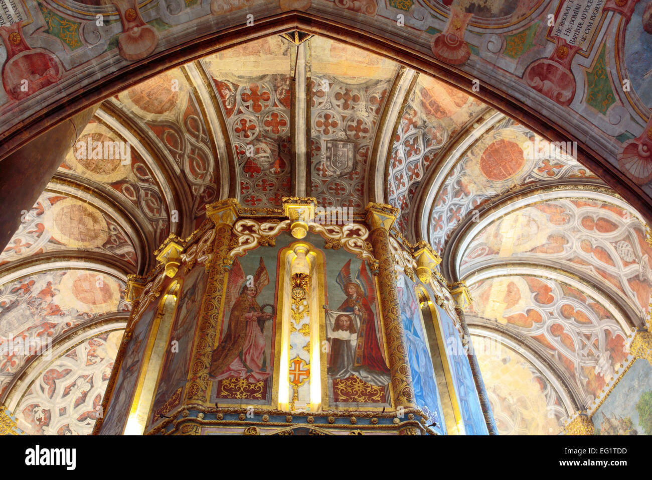 Interno della chiesa rotonda, Convento dell'Ordine di Cristo (Convento de Cristo), Tomar, Portogallo Foto Stock