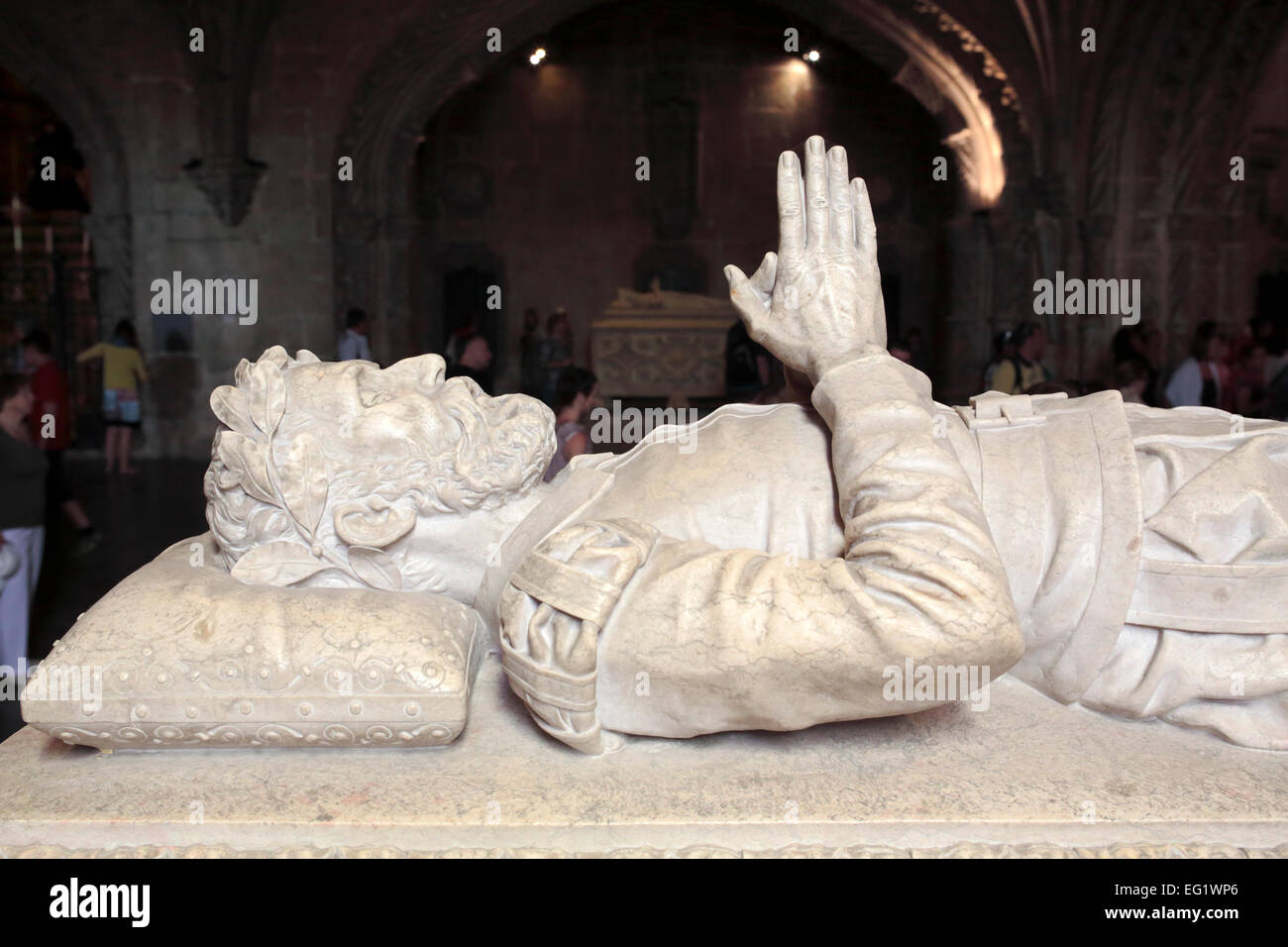 Tomba del poeta Luis de Camoes, il Monastero di Jeronimos (Hieronymites monastero), Chiesa di Santa Maria, Lisbona, Portogallo Foto Stock