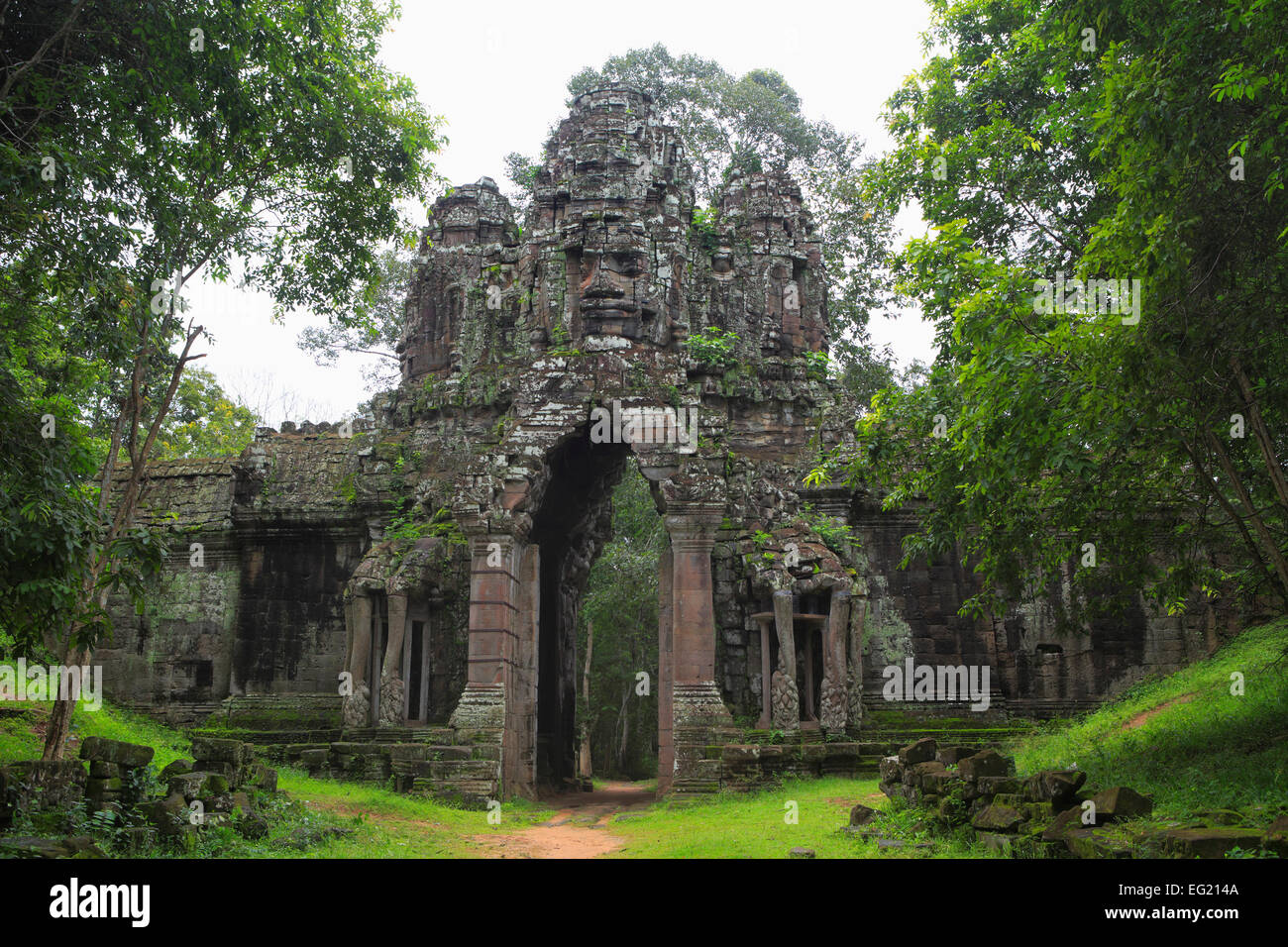 Porta della Vittoria (XII secolo), Angkor Thom, Cambogia Foto Stock