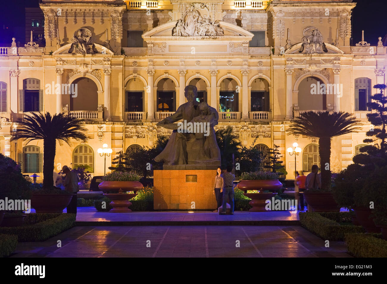 Ho Chi Minh City Hall e il Memorial nella città di Ho Chi Minh Saigon Vietnam Asia Foto Stock