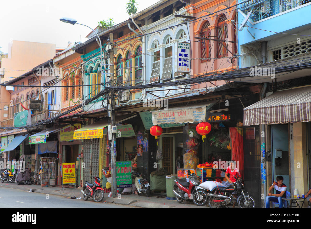 Street nella città vecchia, Cholon, Città di Ho Chi Minh (Saigon), Vietnam Foto Stock