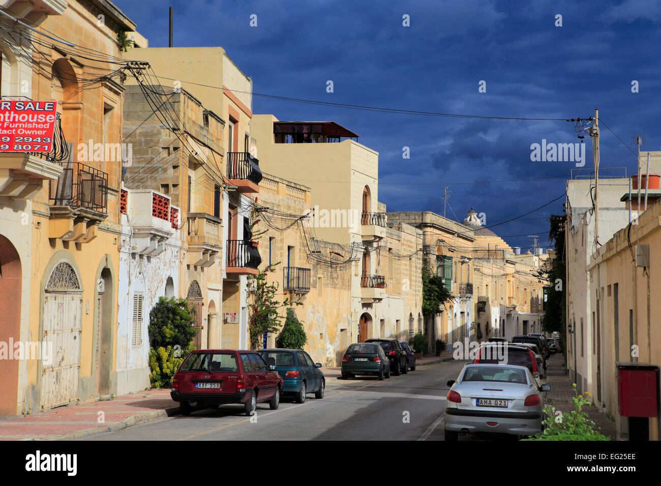 Street nella città vecchia, Mosta, Malta Foto Stock