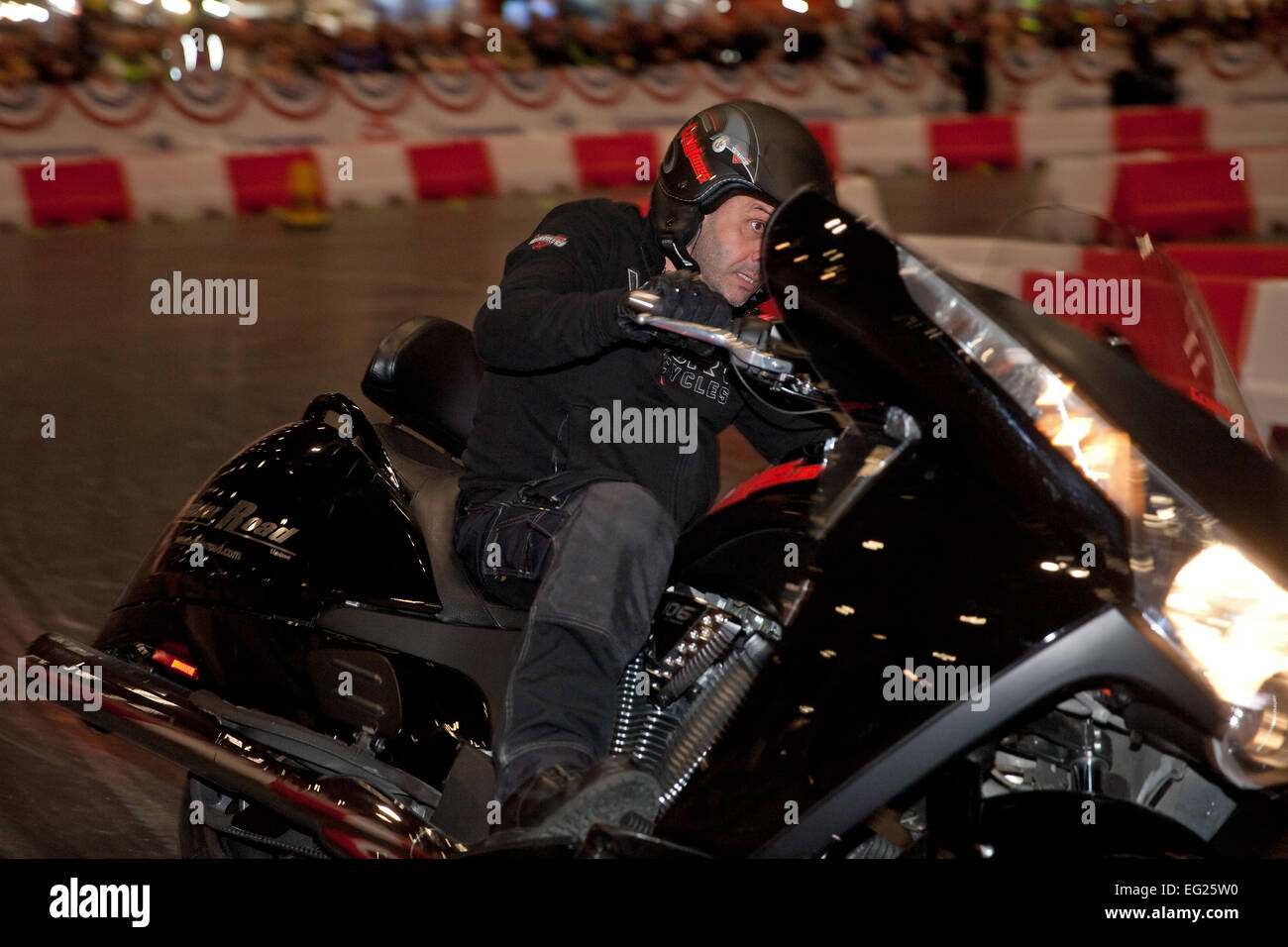 La dimostrazione dal vivo a Carole Nash London show in moto a Excel di Londra Foto Stock