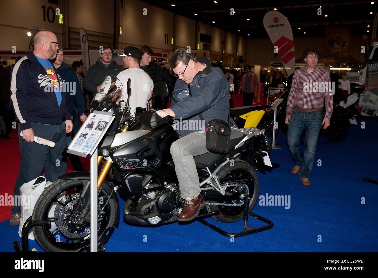 Visitatori partecipare alla Carole Nash London show in moto a Excel di Londra Foto Stock