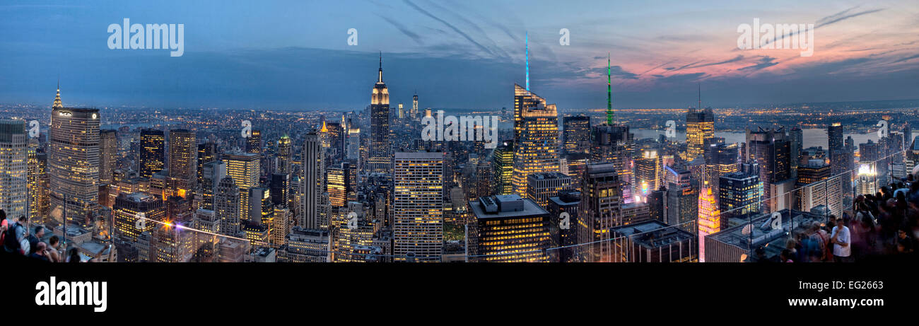 NYC panorama di notte Foto Stock