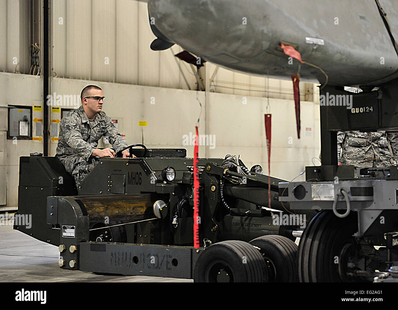 Minot Air Force Base, N.D., ha recentemente completato una larga scala di ispezione per tutte le operazioni di base. Per la fideiussione nucleare porzione di ispezione, il missile 91ala e la quinta ala bomba ha ricevuto un rating di soddisfacente. Il 91MW completato le operazioni nucleari prontezza di ispezione con un voto eccellente. Senior Airman Kristoffer Kaubisch Foto Stock