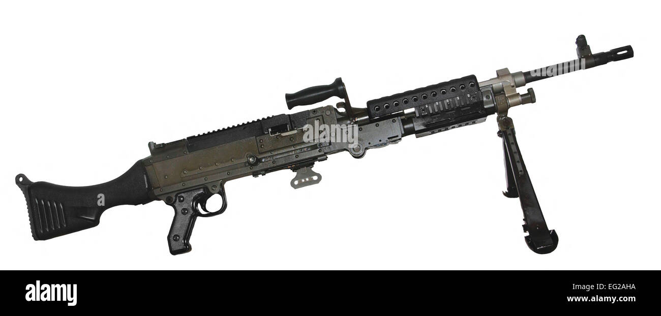 M240B medie Mitragliatrice funzione primaria: Anti-personale, difesa aerea e luce materiel bersagli. Lunghezza: 4 m. 1 a. Peso: 27,1 libbre Calibro: 7,62 mm NATO. La massima ef- fective gamma: Area bersaglio: 800 metri; il punto target: 1.800 metri con treppiede. Tasso ciclico di fuoco: 650-950 giri al minuto. Foto Stock
