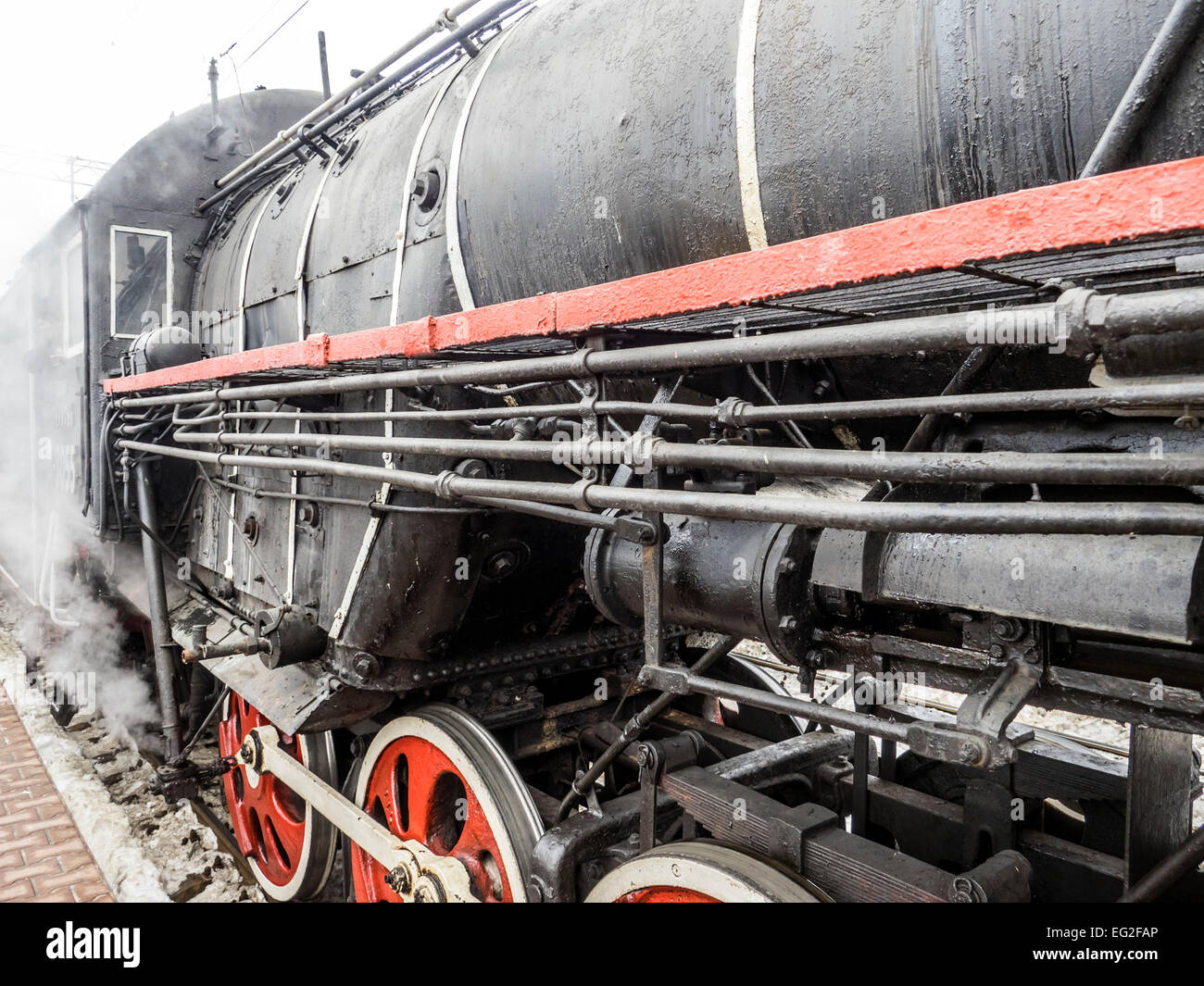 Kiev, Ucraina. 14 Febbraio, 2015. Kiev Central Station per anello ferroviario nel suo straordinario volo è andato un preferito con molte persone di Kiev e gli ospiti retrò treno. Vecchia locomotiva a vapore guidato lentamente intorno alla capitale dell'Ucraina. Credito: Igor Golovnov/Alamy Live News Foto Stock