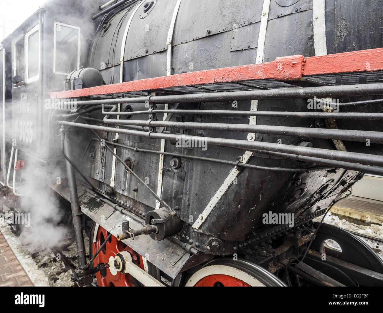 Vecchia locomotiva a vapore. Xiv Feb, 2015. Febbraio 14th. 2015 Kiev Central Station per anello ferroviario nel suo straordinario volo è andato un preferito con molte persone di Kiev e gli ospiti retrò treno. Vecchia locomotiva a vapore guidato lentamente intorno alla capitale dell'Ucraina. © Igor Golovniov/ZUMA filo/Alamy Live News Foto Stock