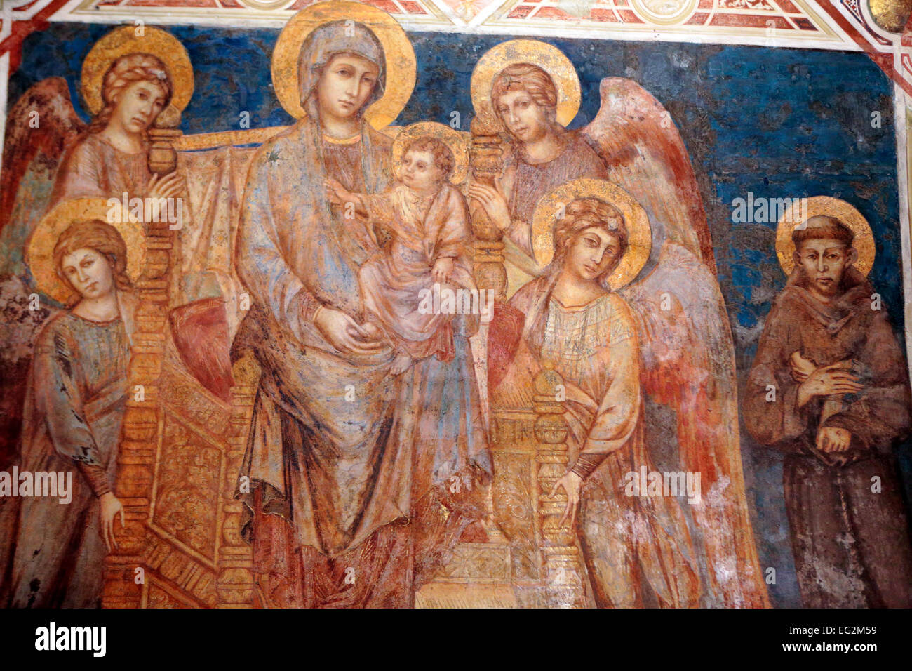 Maesta con la Basilica di San Francesco, affreschi di Cimabue, Basilica di San Francesco d'Assisi (Basilica Papale di San Francesco di Assisi), Assisi Foto Stock