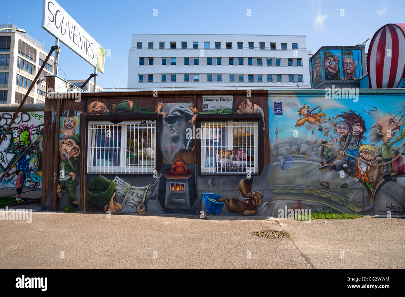 Dipinto di chiosco di souvenir, il muro di Berlino, Germania, Europa. Foto Stock