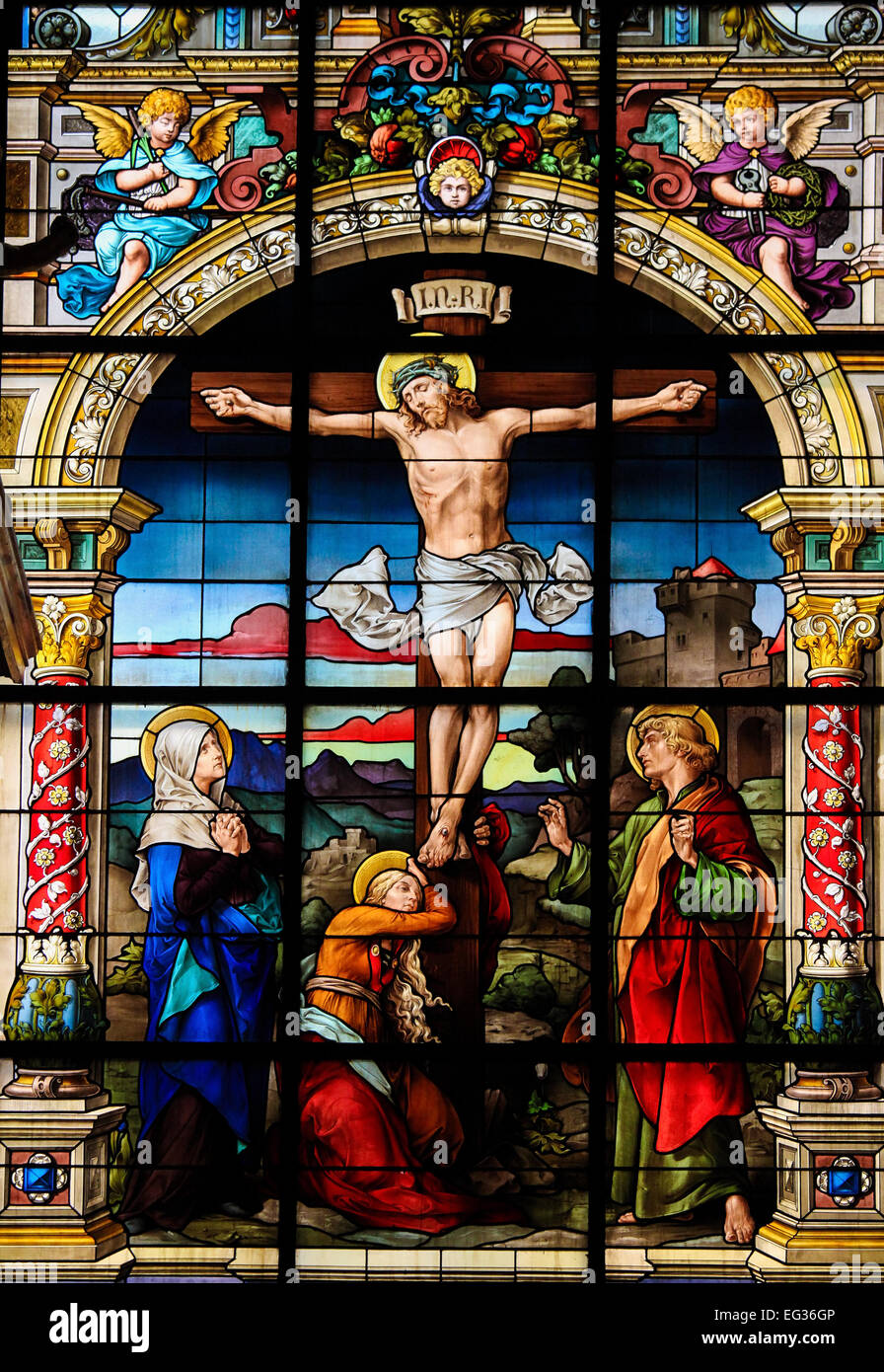 Bella vetrata creato da F. Zettler (1878-1911) presso la chiesa tedesca (St. Gertrude la chiesa) a Stoccolma Foto Stock