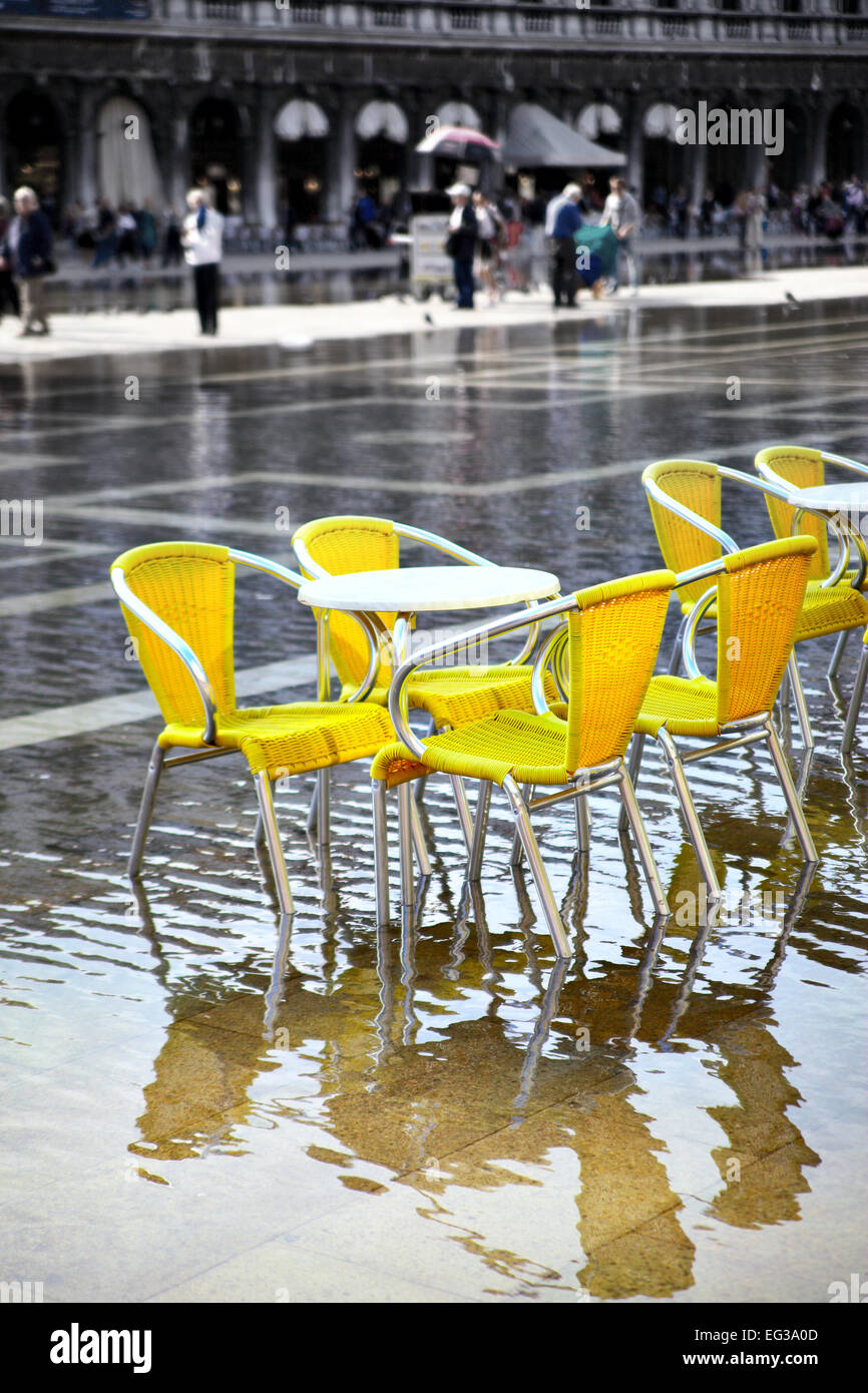 L'acqua alta in piazza San Marco, Venezia Foto Stock