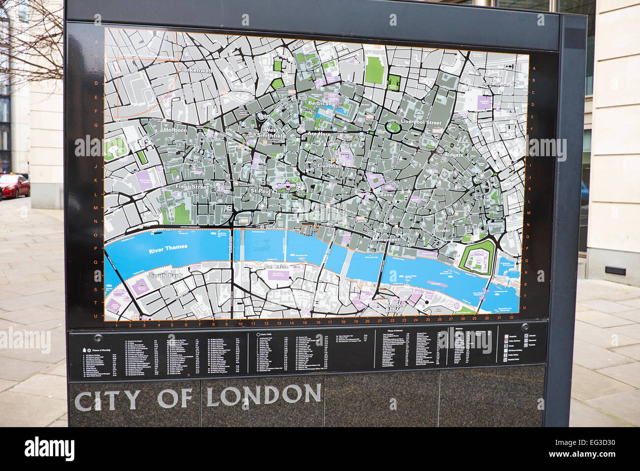 Mappa della città di Londra ad aiutare i turisti vi trovano il modo attorno al Gresham Street City Of London REGNO UNITO Foto Stock