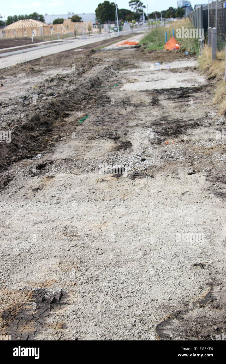 Un terreno scavato per rendere il nuovo percorso a piedi Foto Stock