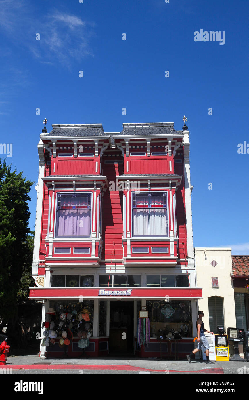 Colorata facciata in stile vittoriano di un edificio nel centro di Ferndale, California Foto Stock