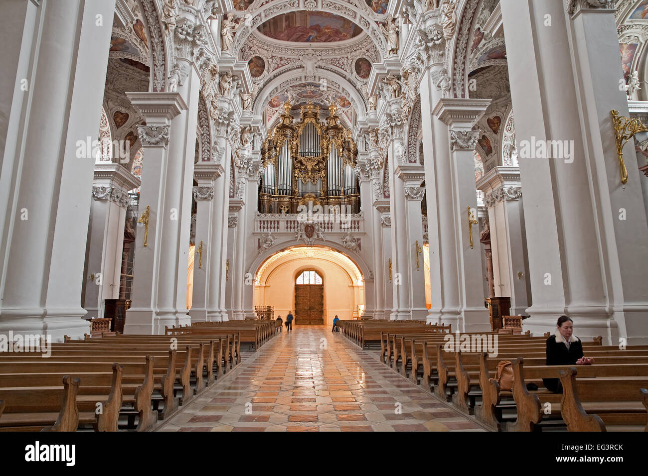 Il Duomo di Santo Stefano in Passau grand interno è il più grande organo nel mondo Foto Stock