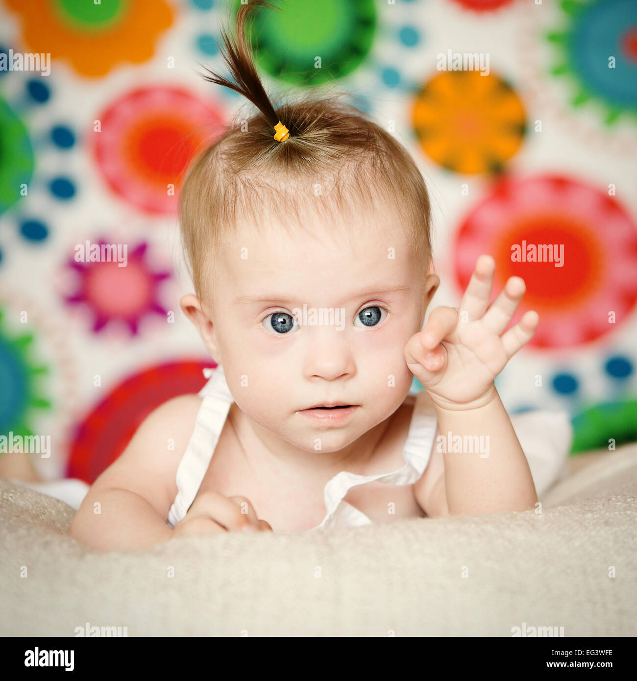 Bambina con la sindrome di Down Foto Stock