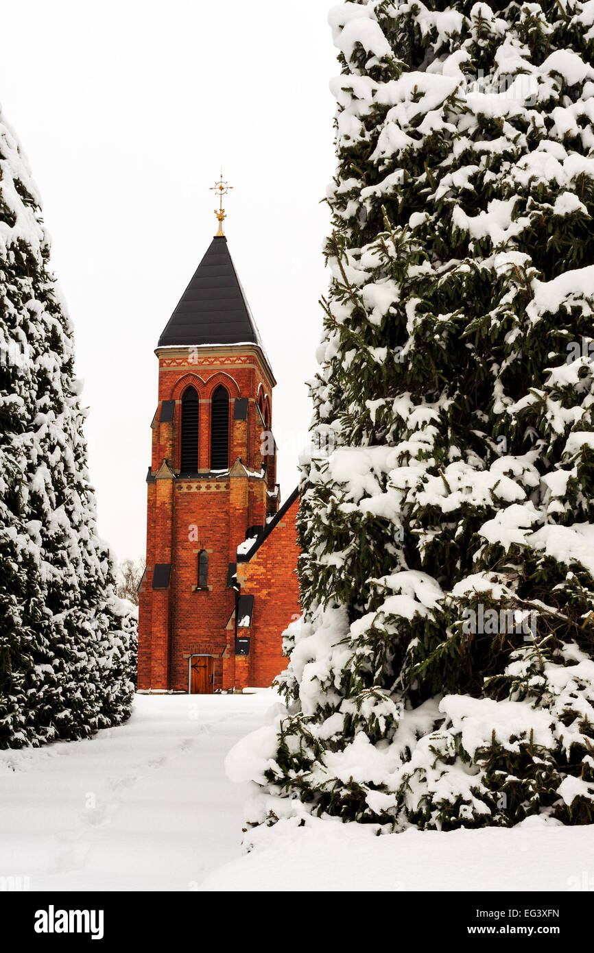 La cappella del cimitero Sandsborgs a Stoccolma in Svezia su un giorno d'inverno. Foto Stock