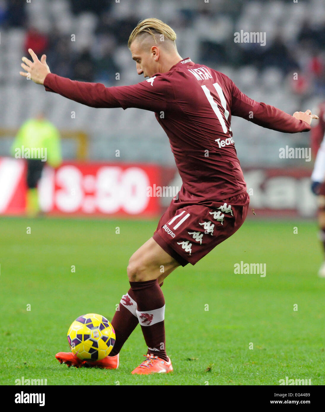 Torino, Italia. 15 Feb, 2015. Campionato di Serie A TIM 23 Round. Torino contro il Cagliari. Maxi Lopez di Torino sulla sfera Credito: Azione Sport Plus/Alamy Live News Foto Stock