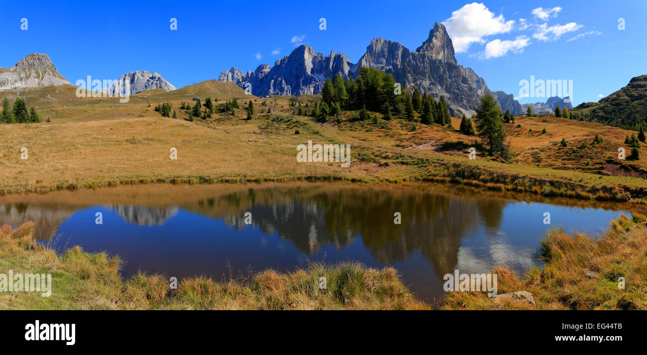 Cimon della Pala, Passo Rolle, Autunno Trentino Provincia, Italia Foto Stock