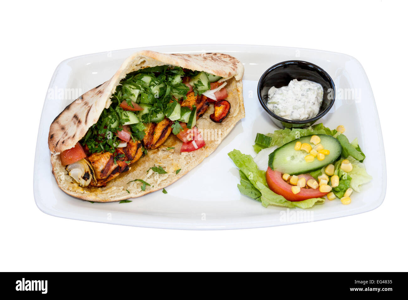 Pollo in gyros pita con saRMad Foto Stock