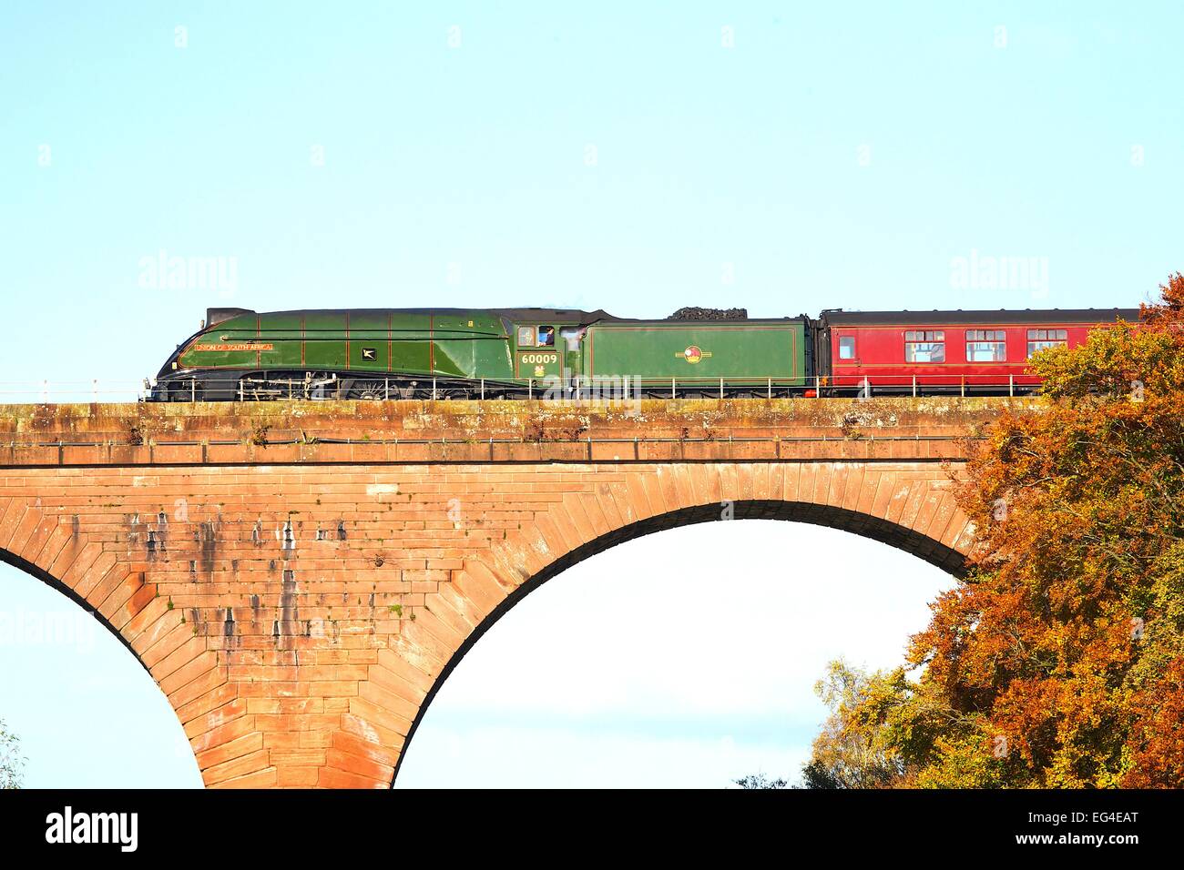 LNER Classe A4 60009 Unione del Sud Africa, treno a vapore. Wetheral viadotto Wetheral Carlisle Cumbria Regno Unito Foto Stock