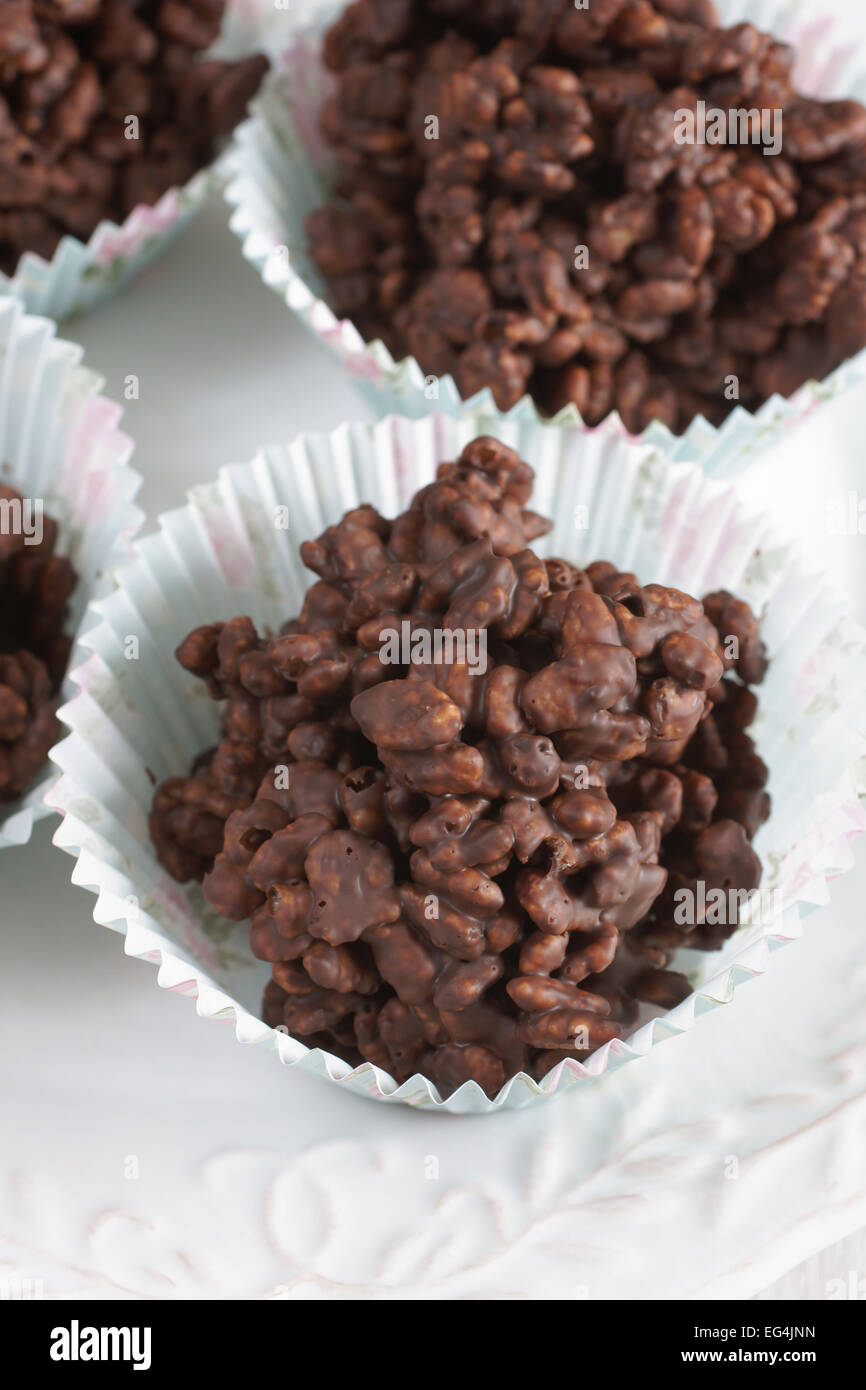 Ricoperta di cioccolato croccante di torte di riso Foto Stock