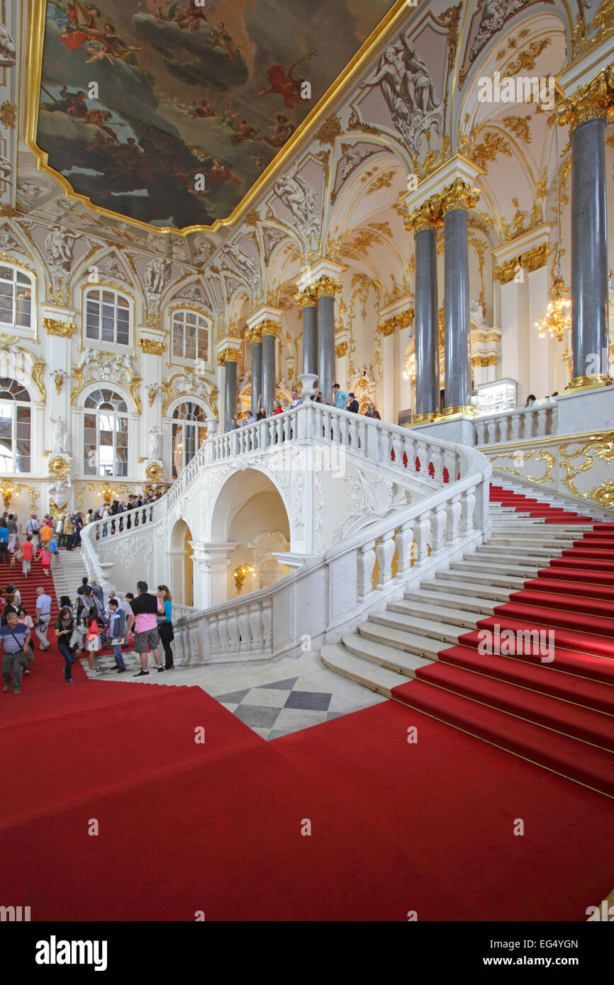 Scala d'ingresso al Museo Hermitage, San Pietroburgo, Russia Foto Stock