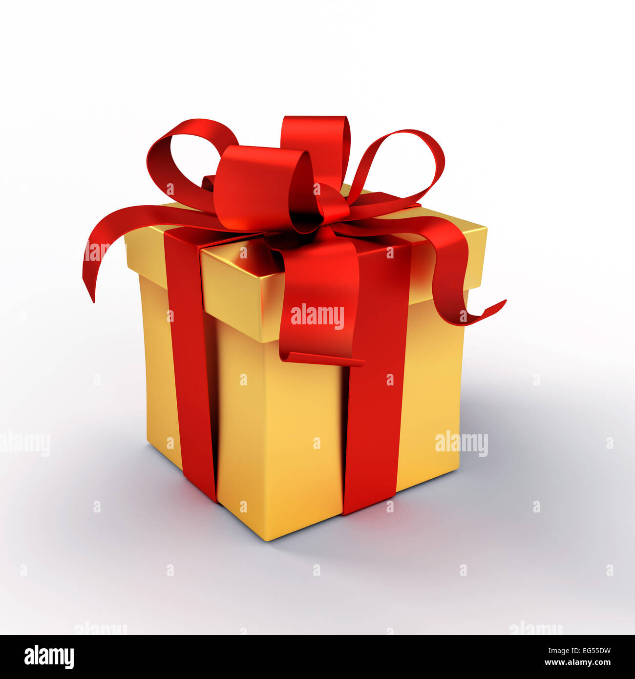 Golden confezione regalo legato con nastri rossi, isolato su bianco Foto Stock