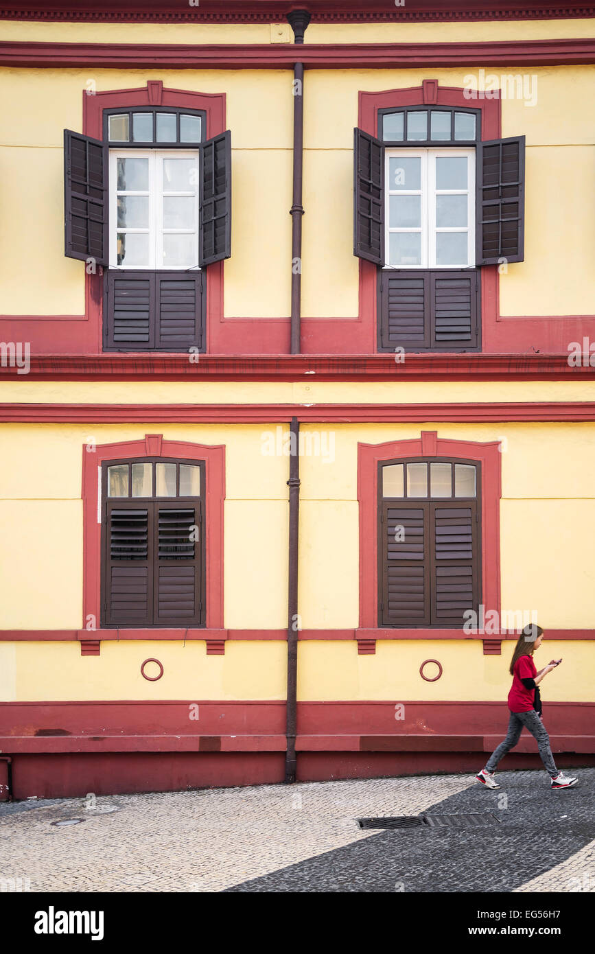 Portoghese architettura coloniale e la strada a Macao Cina Foto Stock