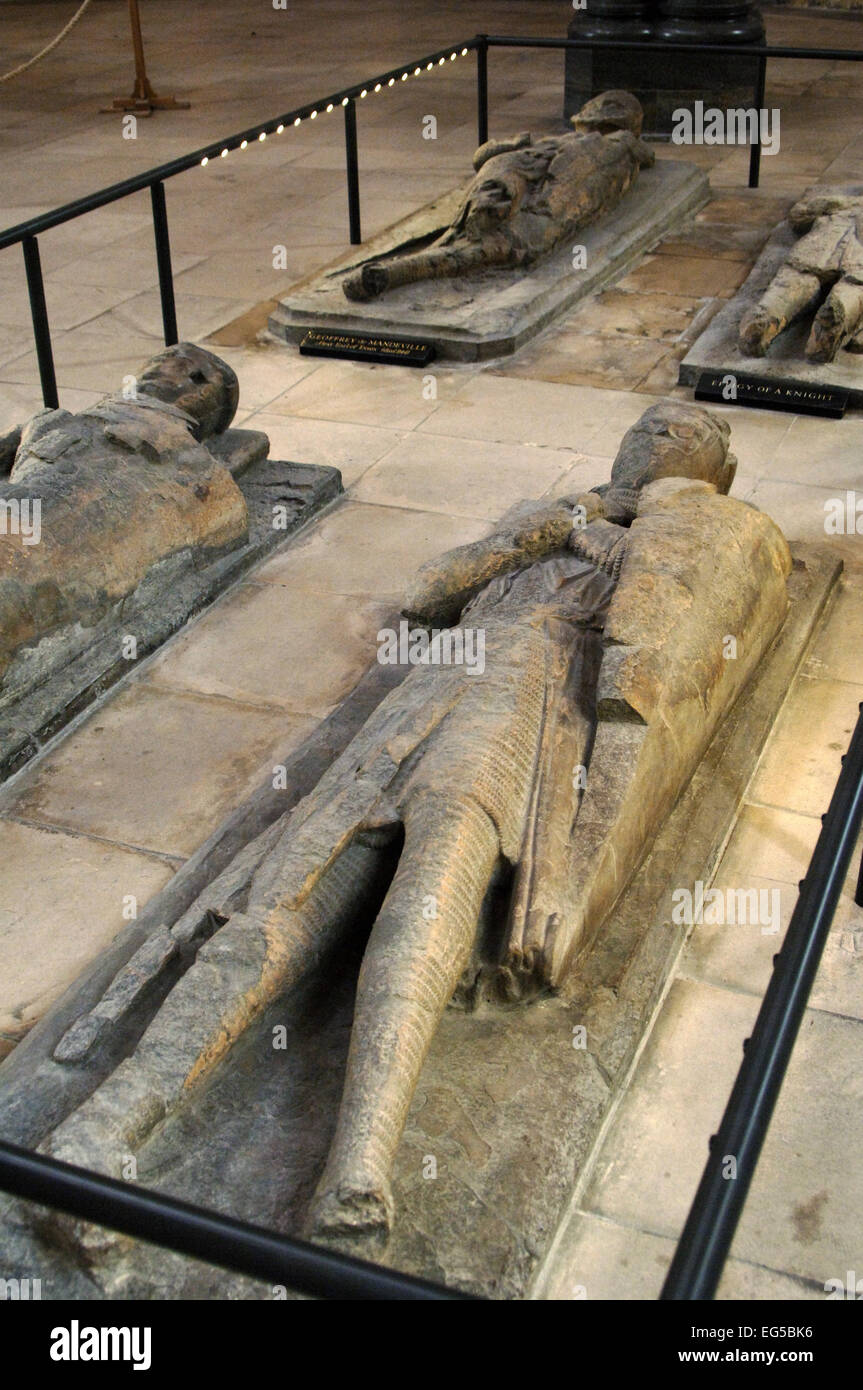 In Inghilterra. Londra. Temple Church. Xii C. Tomba le effigi dei Cavalieri Templari. Foto Stock