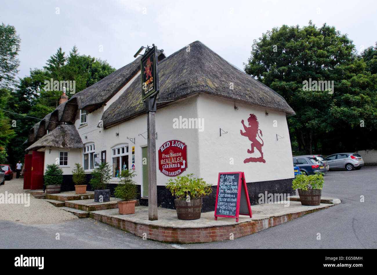 Il Red Lion in Oriente Chisenbury, Wiltshire. Di proprietà di stella Michelin titolari Guy e Brittany Manning. Foto Stock