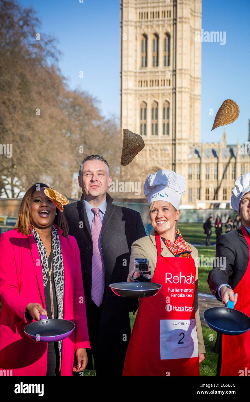 Londra, Regno Unito. Xvii Feb, 2015. Pancake parlamentare gara 2015 Credit: Guy Corbishley/Alamy Live News Foto Stock