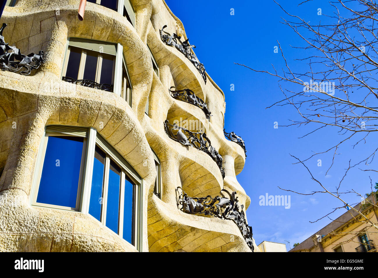 Casa Mila aka La Pedrera progettato da Antoni Gaudi architetto. Barcellona, in Catalogna, Spagna. Foto Stock