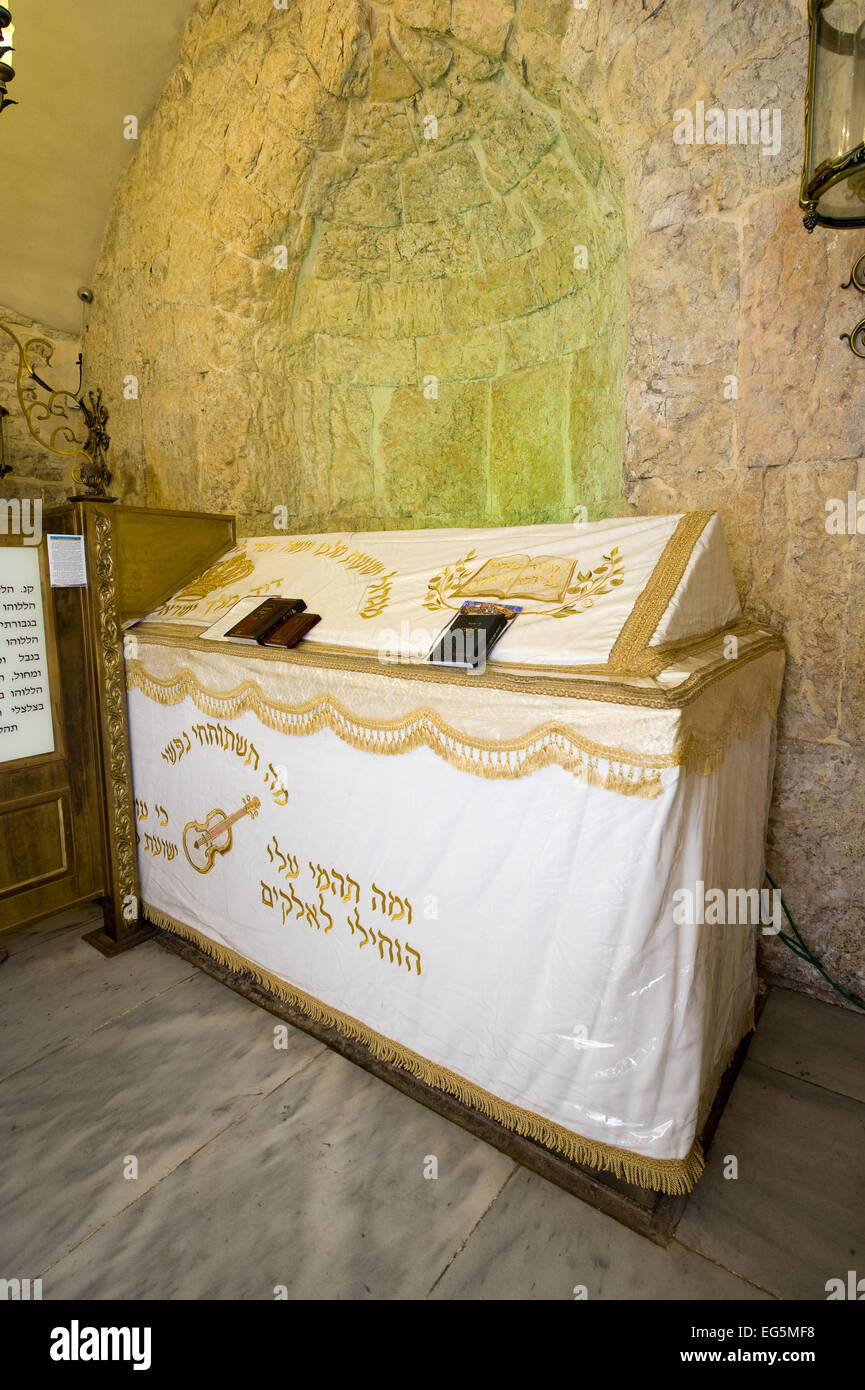 Gerusalemme, Israele - 08 October, 2014: la tomba del re Davide è situato in un angolo di una stanza al piano terra resti del Foto Stock