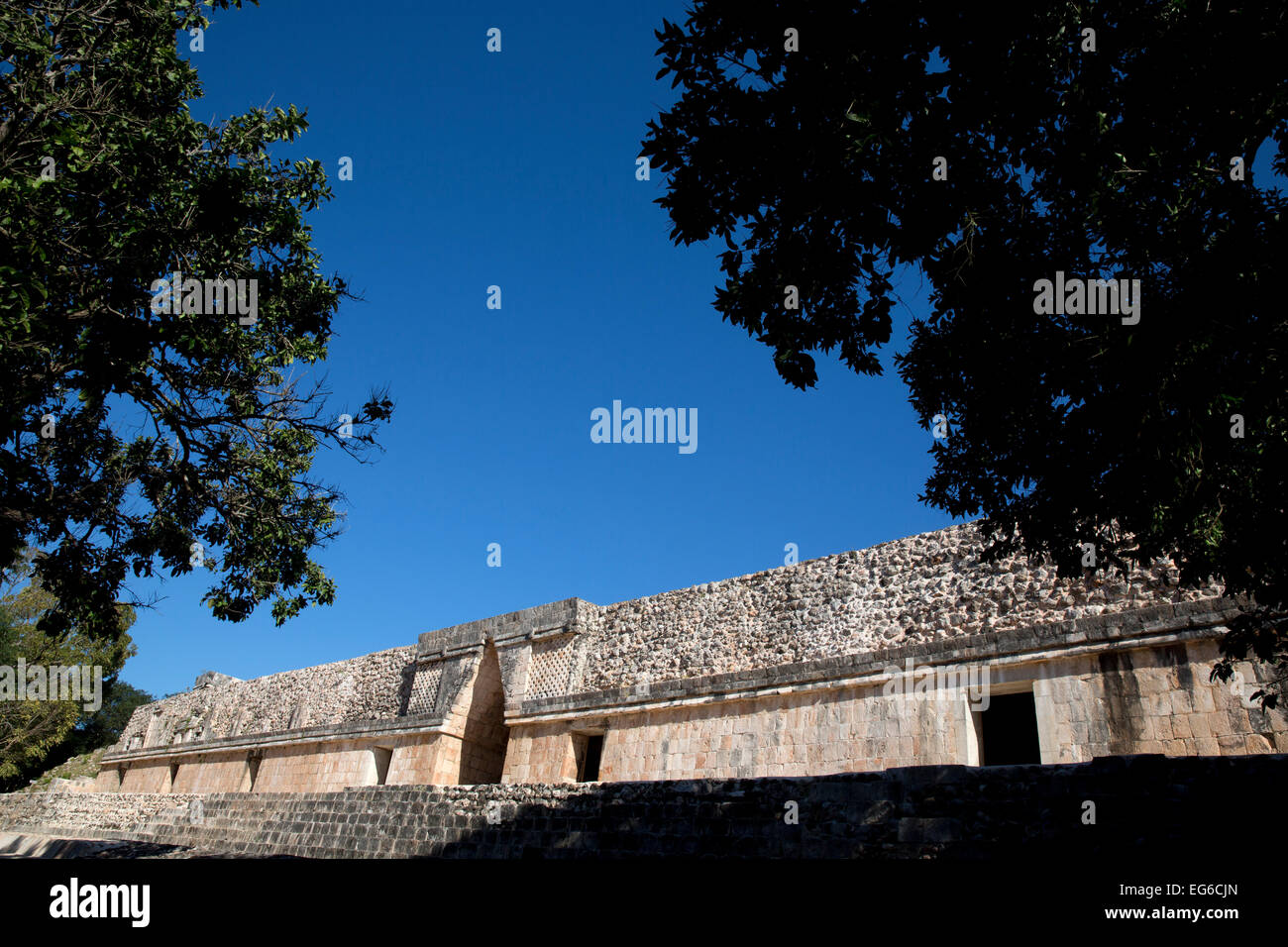Facciata ornata, Convento un quadrangolo Uxmal, Yucatan, Messico Foto Stock