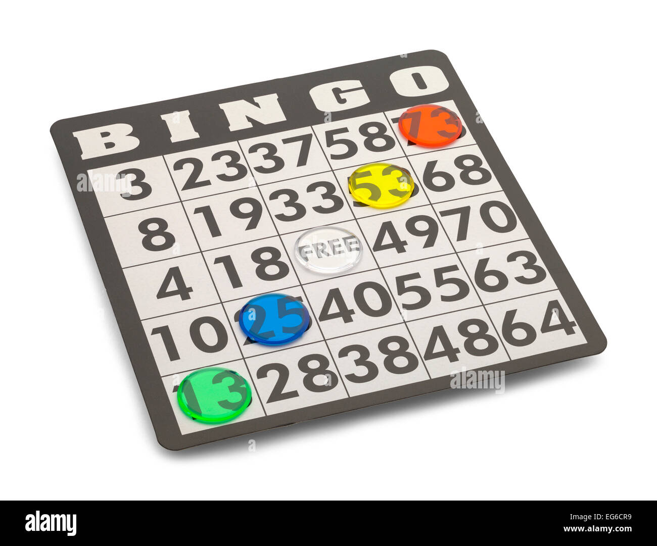 Scheda di bingo con chip vincente isolati su sfondo bianco. Foto Stock