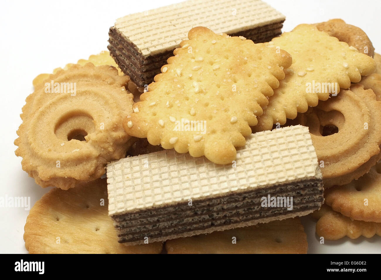 Cialde di biscotto cookie e isolato su sfondo bianco Foto Stock